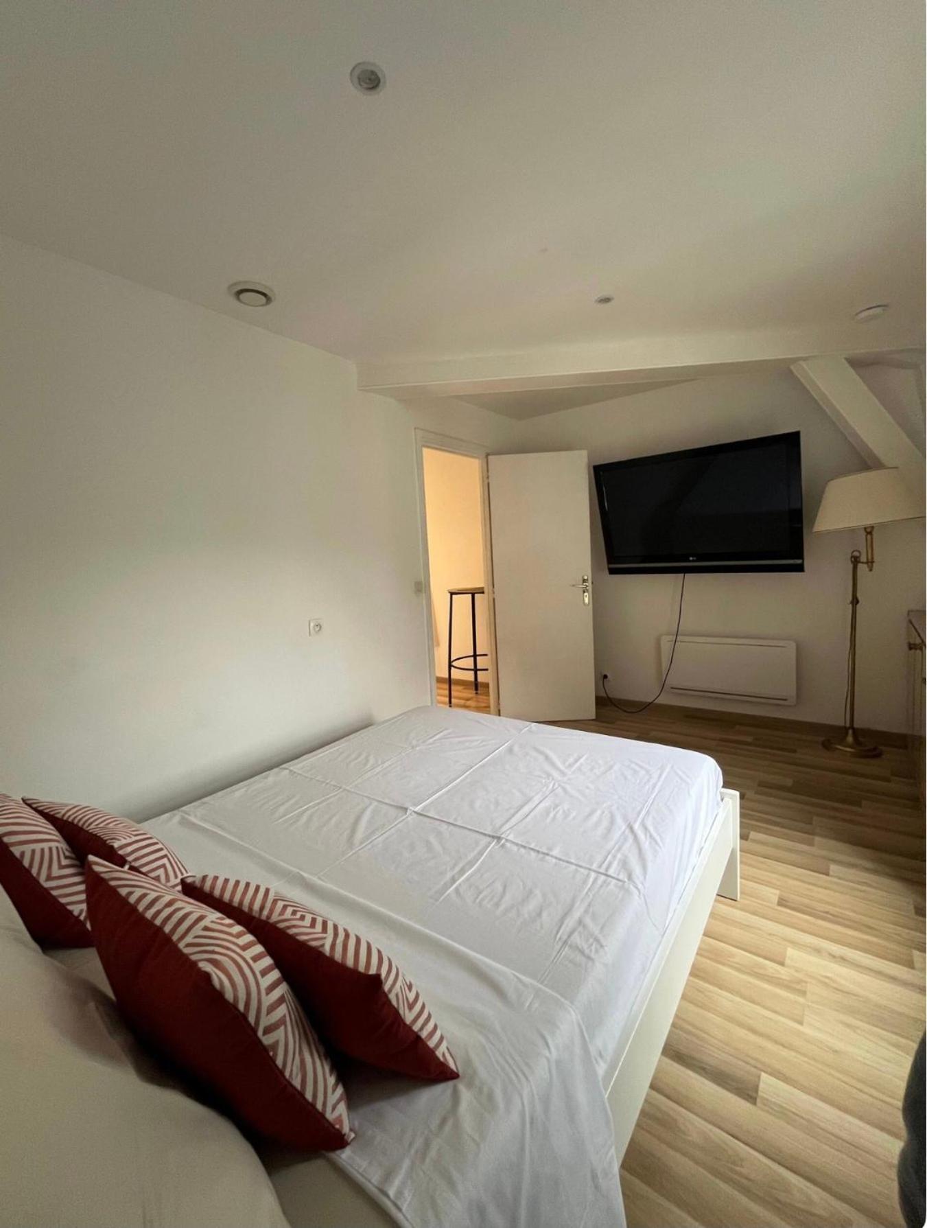 Bed and Breakfast Le Hameau Arribas Conde-Sainte-Libiaire Экстерьер фото